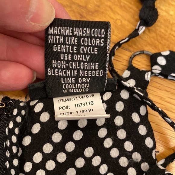 Torrid Tank Top Spag Strap Elastic Waist Blk Wht Zip Tassel Flowy - Picture 12 of 14